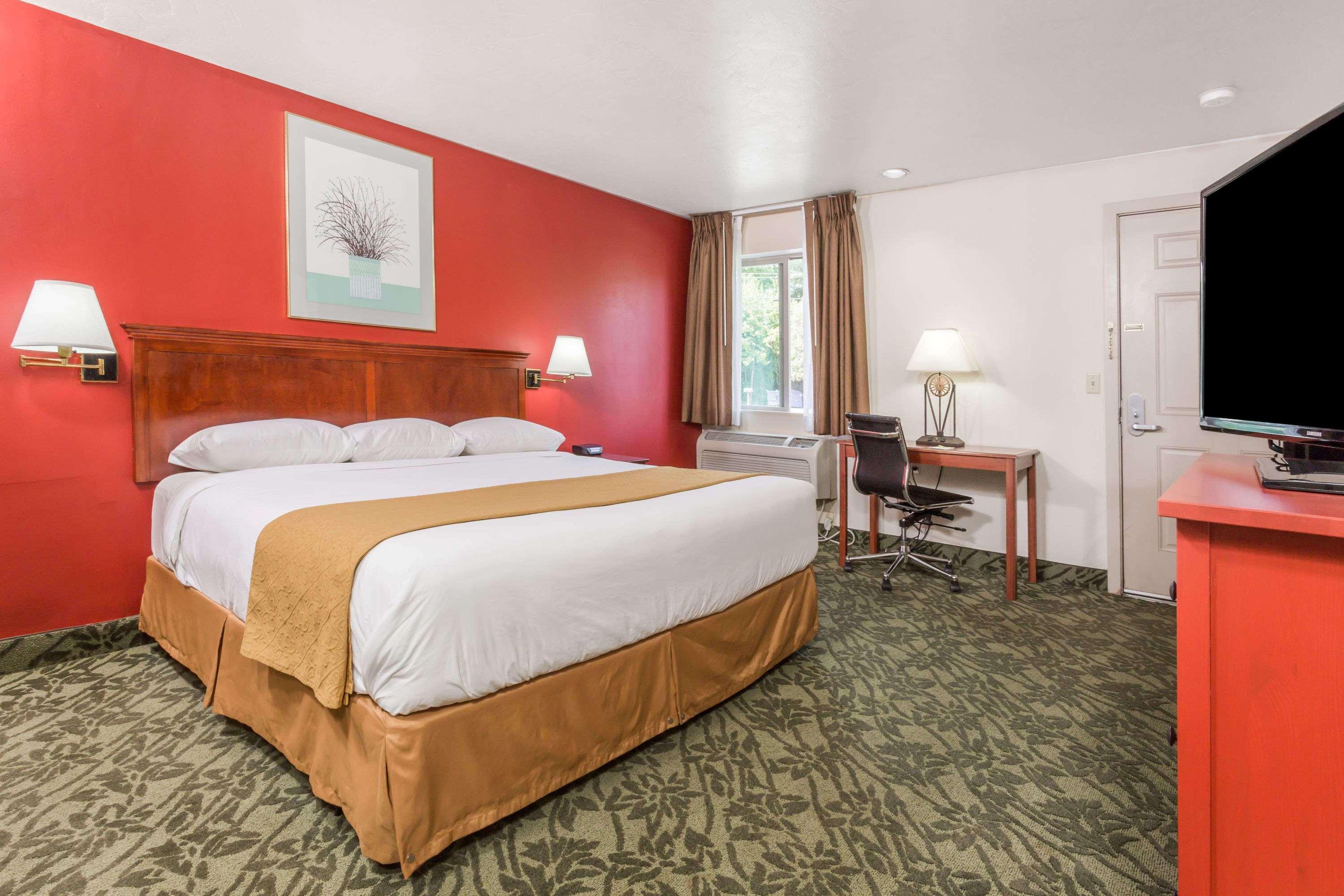 Days Inn By Wyndham Eugene Downtown/University ภายนอก รูปภาพ