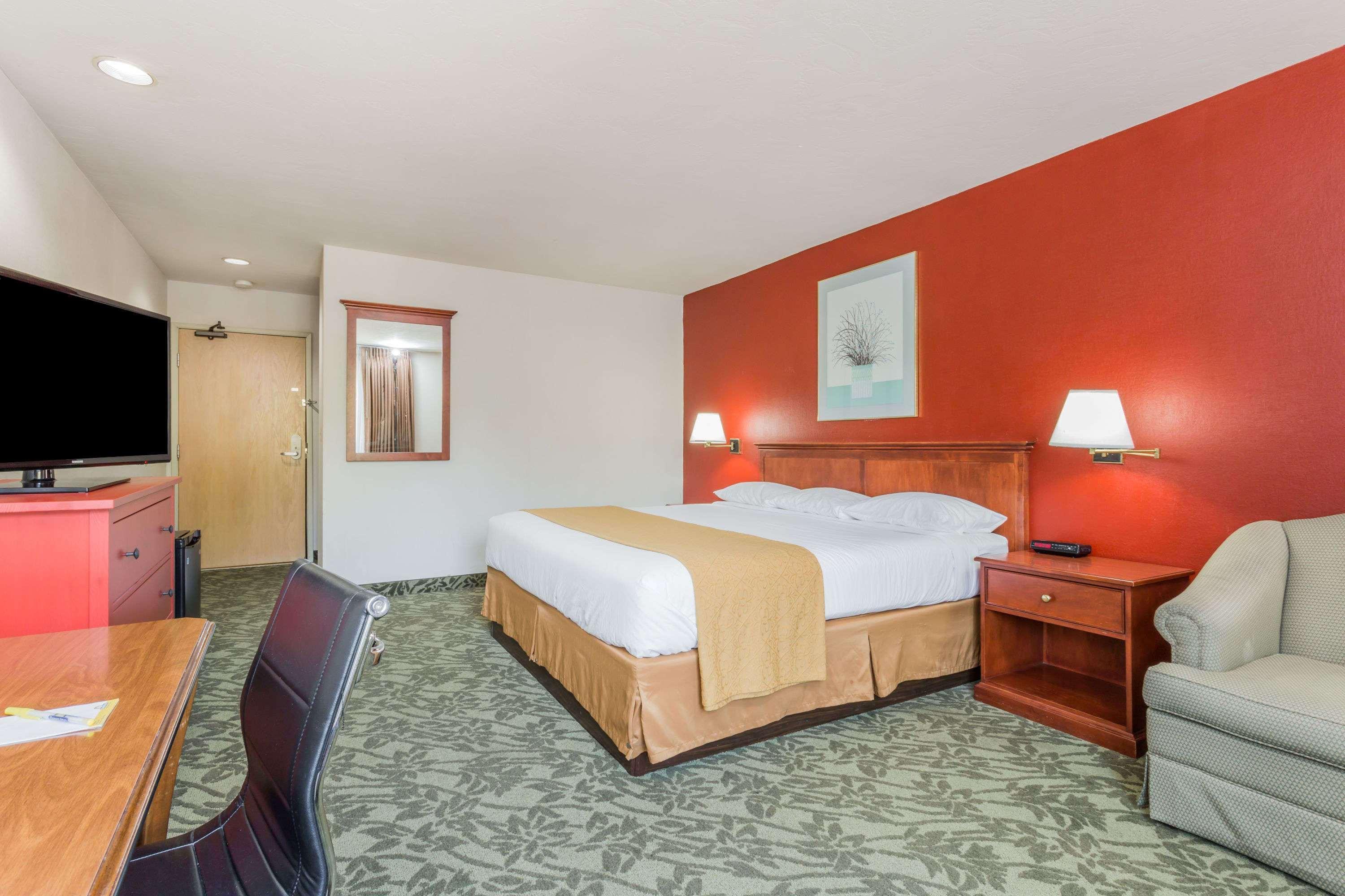 Days Inn By Wyndham Eugene Downtown/University ภายนอก รูปภาพ